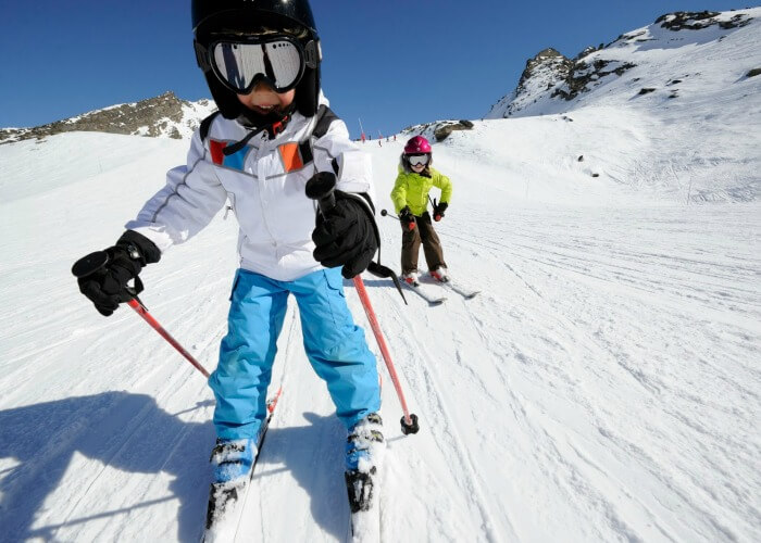 AnNovice skiing in Manali