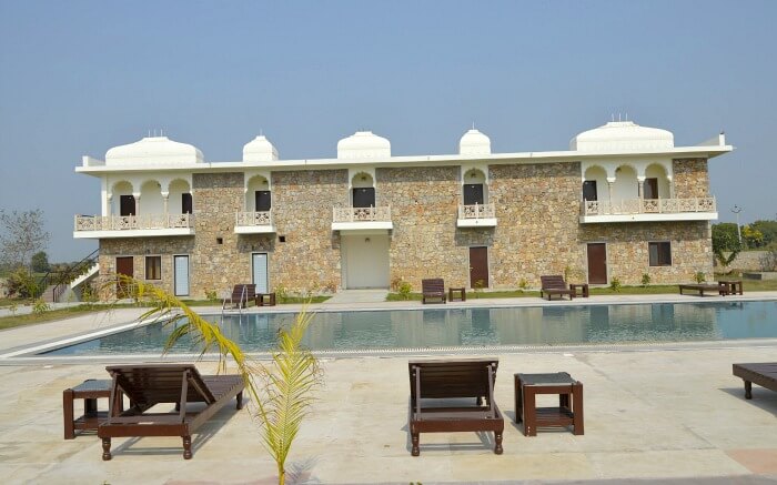 A splendid view of the pool and the Tiger Heaven and Spa Resort
