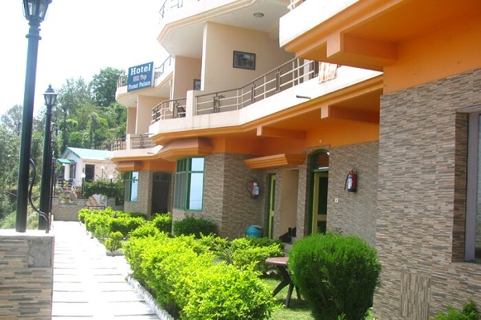 The famous Hill Top Forest Palace that is one of the budget resorts in Lansdowne