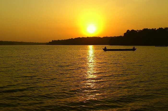 A beautiful sunset shot taken at the Sasthamcotta Lake