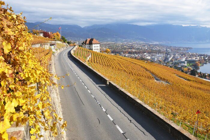 The smooth roads in Switzerland beside a pretty lake