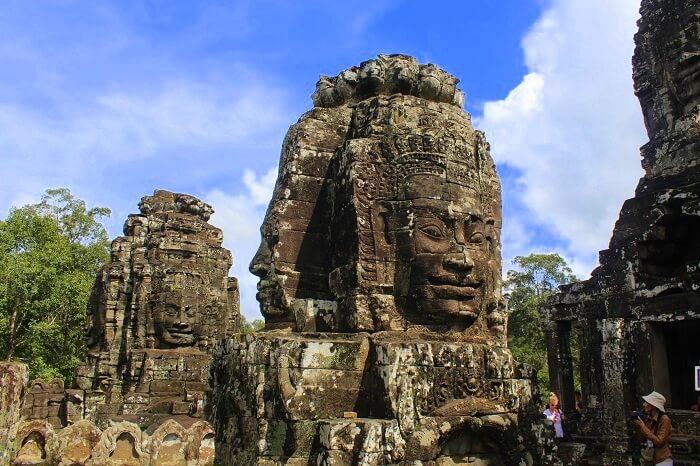 Sightsseing in Angkor Wat Temple