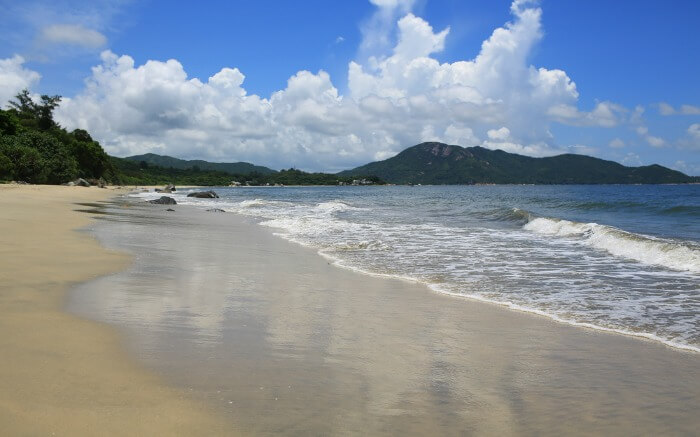 Sea waves in Cheung Sha Beach
