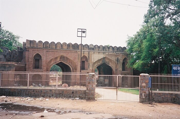 The preserved building of Kashmiri Gate in Shajahanabad