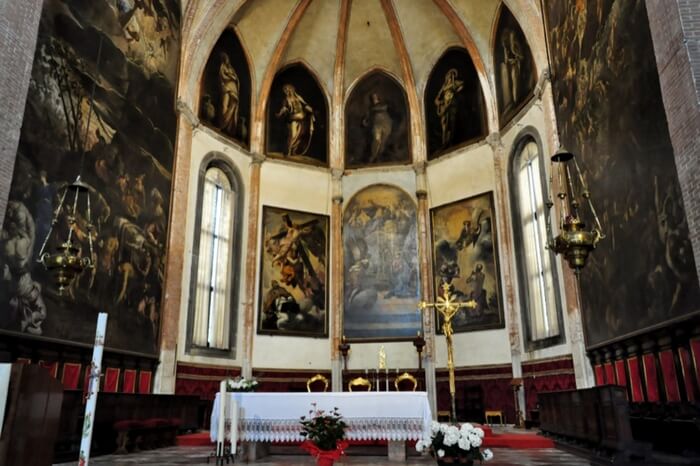 A picture-perfect Chiesa della Madonna dell’Orto on a bright day in Venice