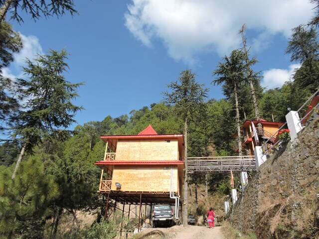 Village_Inn_cottage_in_Mahog_village,Chail,_Himachal_Pradesh