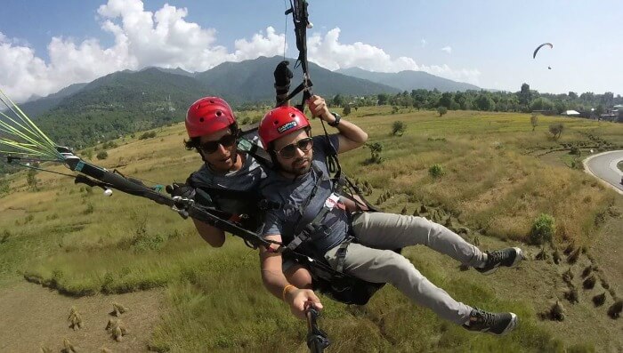soumya paragliding over bir