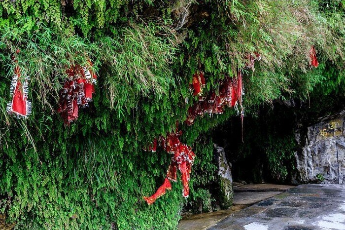 The entrance to the Koteswar Mahadev Temple Cave in North India
