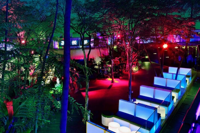 1 Altitude Bar in Singapore - the highest rooftop bar in the world