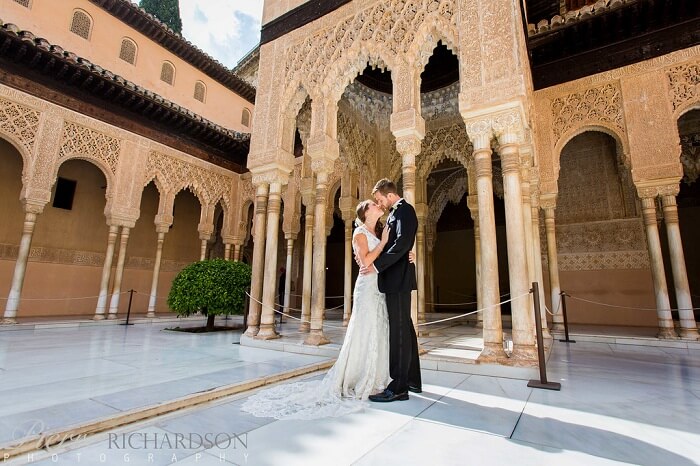 honeymoon couple in granada
