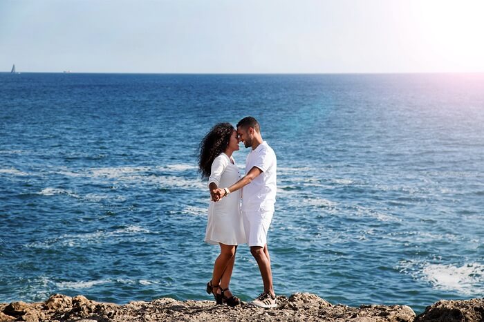 honeymoon couple in lisbon