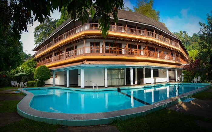 Front view of Hotel Hilltop in Kandy