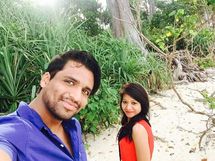 couple sightseeing in neil island