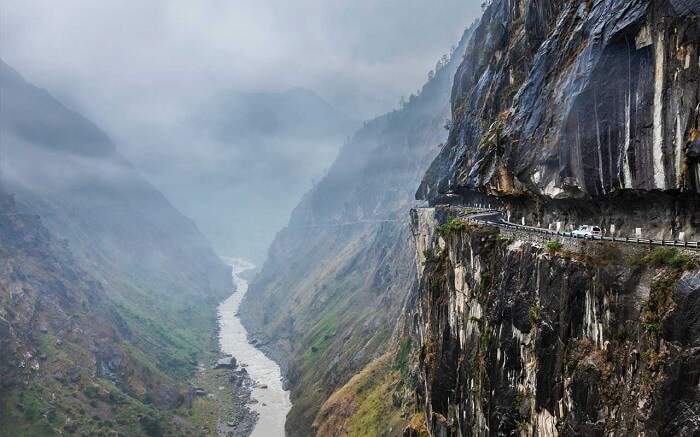 dangerous roads in Kasol