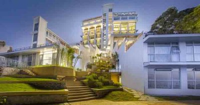 View of a luxury hotel in Munnar