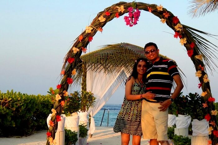 beach side restaurant in maldives