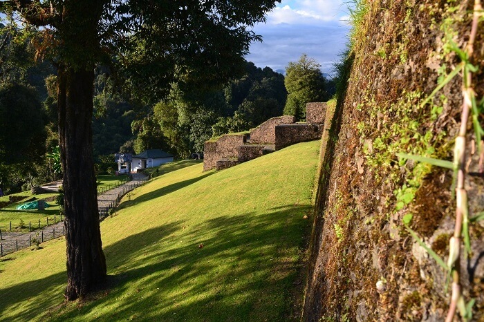 ruins of pelling city