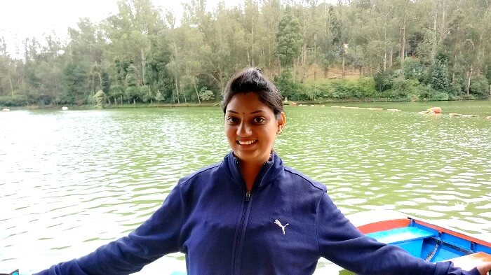 Female traveler in Ooty