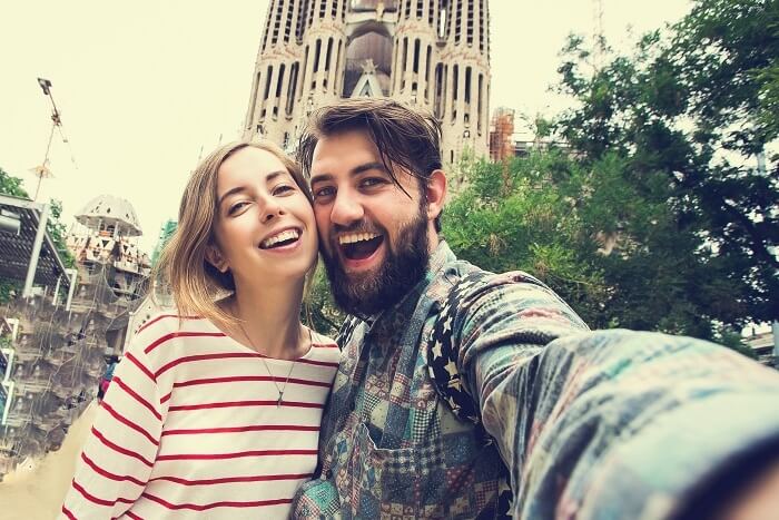 happy honeymooning couple in Barcelona