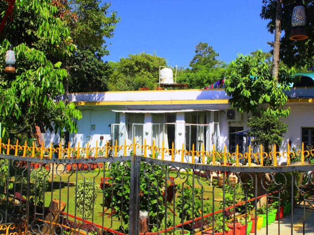 The colorful gate greenery of Hotel Toppers Corner