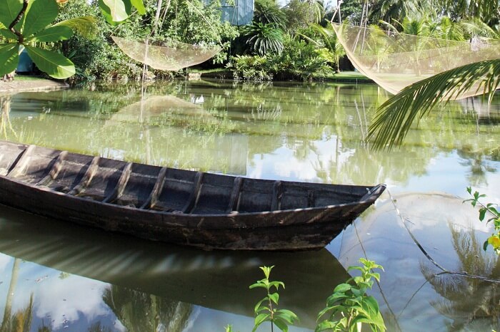 A fishing boat in the waters near Thanh Da secret island in Ho Chi Minh city