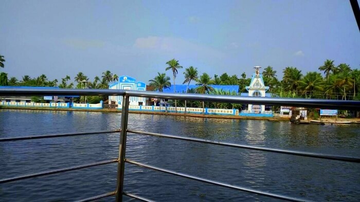 backwaters in alleppey