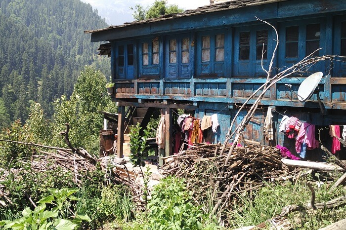 An old building in one of the villages of Parvati Valley