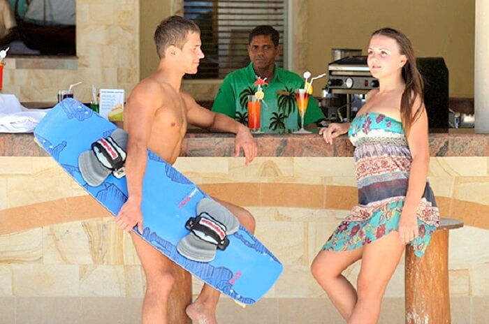 Waterskiing in Paradise Island
