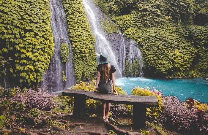 enjoy a hiking tour of sekumpul