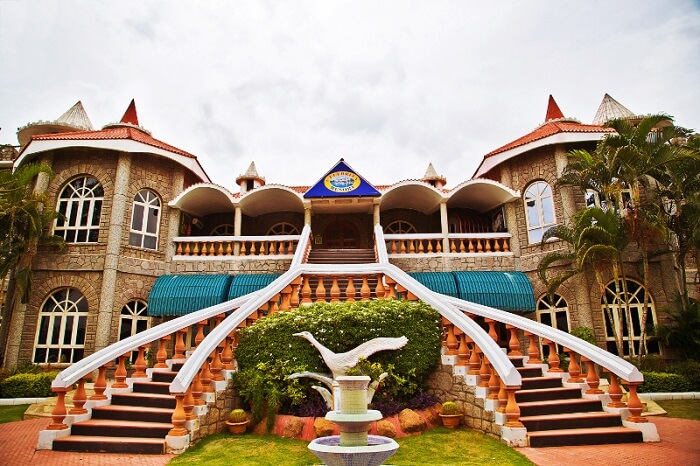 places to stay in Hyderabad
