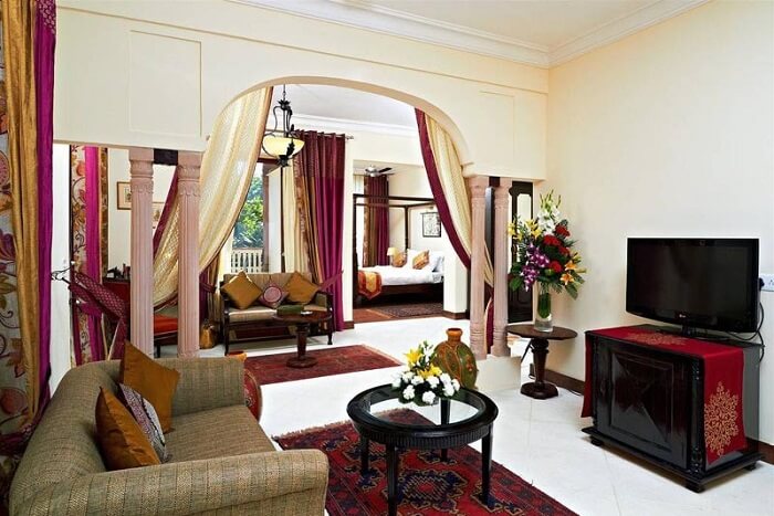 Ranbanka Palace suite