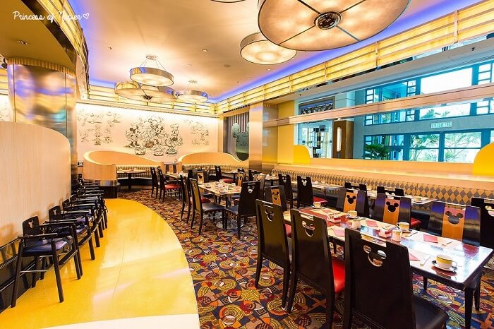 Dining in Disneyland Hong Kong