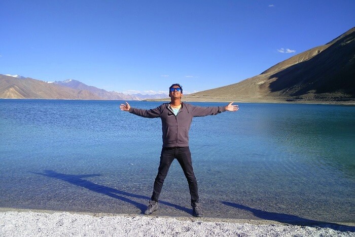 ninad posing at pangong lake