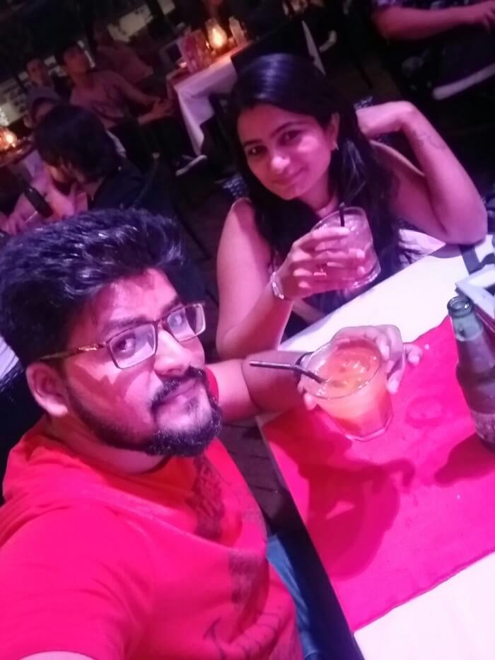 nirav & wife enjoying variety of drinks at rock bar in bali