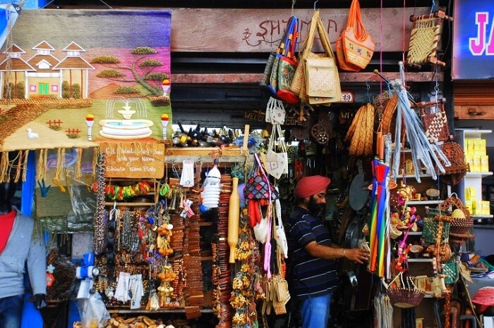 go shopping at Lakkar Bazaar