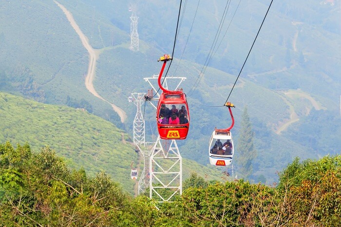 Cable car ride in Darjeeling