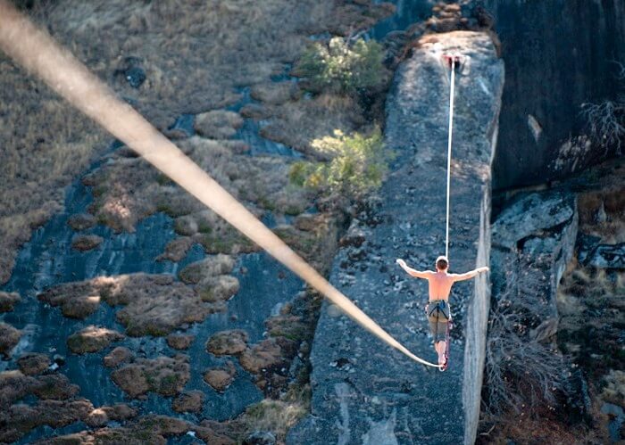 highlining adventure sports