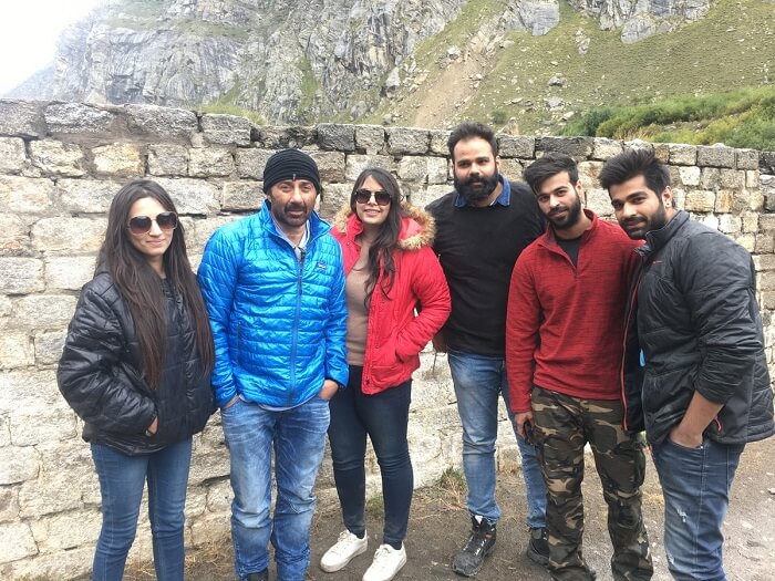meeting sunny deol in gramphu