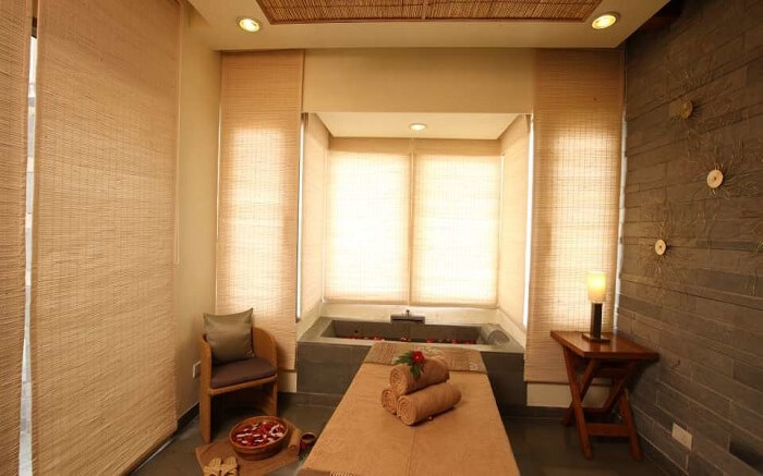 Moksha Himalaya Spa Resort treatment room
