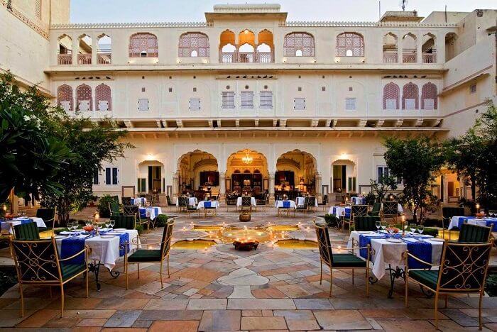 have a royal meal at Samode Haveli