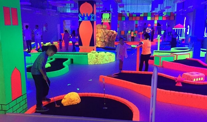 play the night away at Tee and Putt