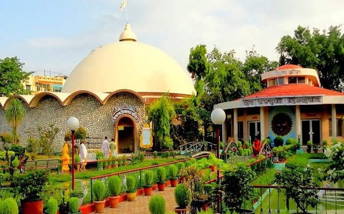 The entrance of Shanti Kunj in Haridwar