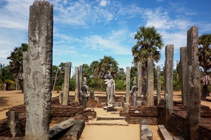 Visit the stunning site of Magul Maha Viharaya