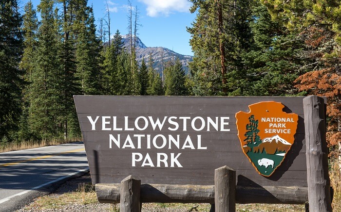 Yellowstone National Park sign