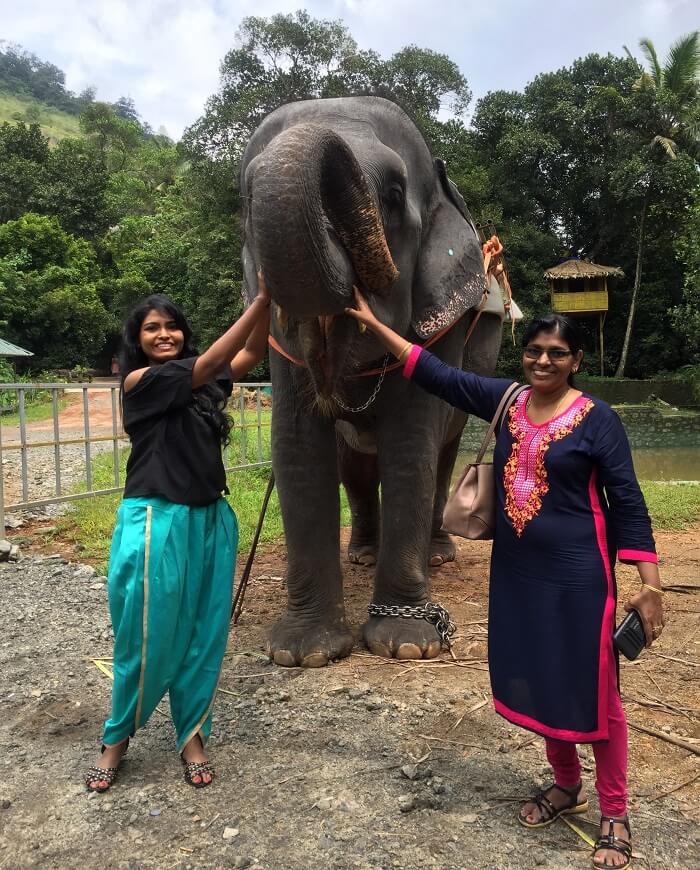 Mother and daughter in Thekkady