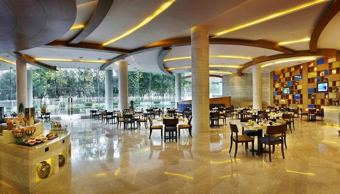 24/7 Restaurant, The Lalit Hotel