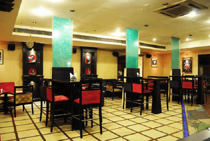 Lamhe Restaurant, Panchkula