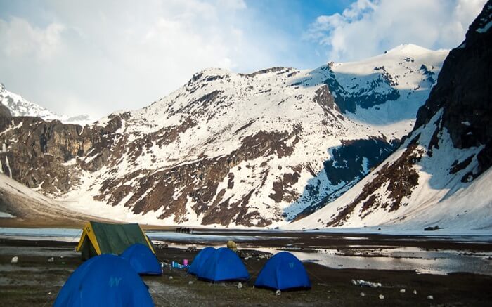 Camps erected at the campsite near Manali