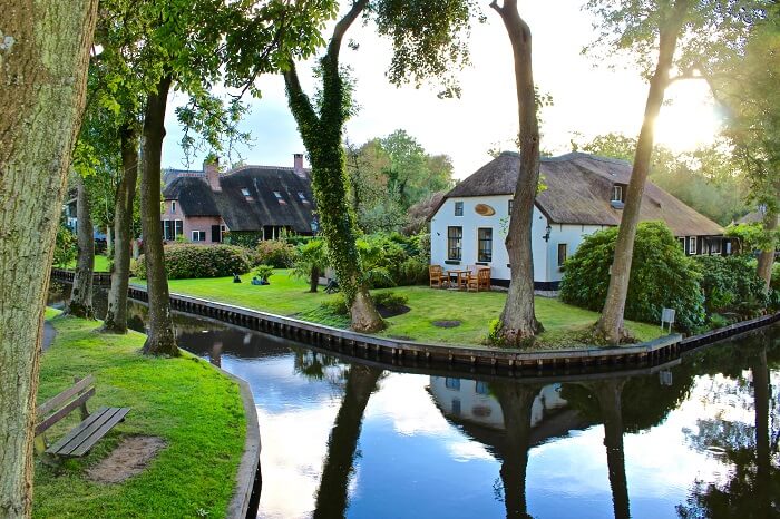 visit Giethoorn