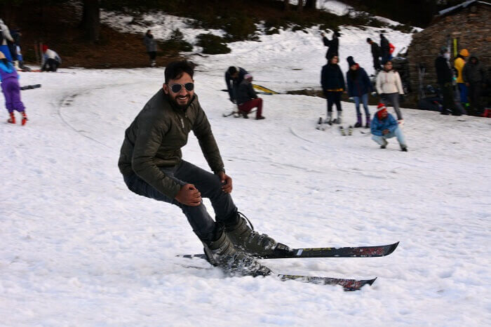 Skiing in Auli
